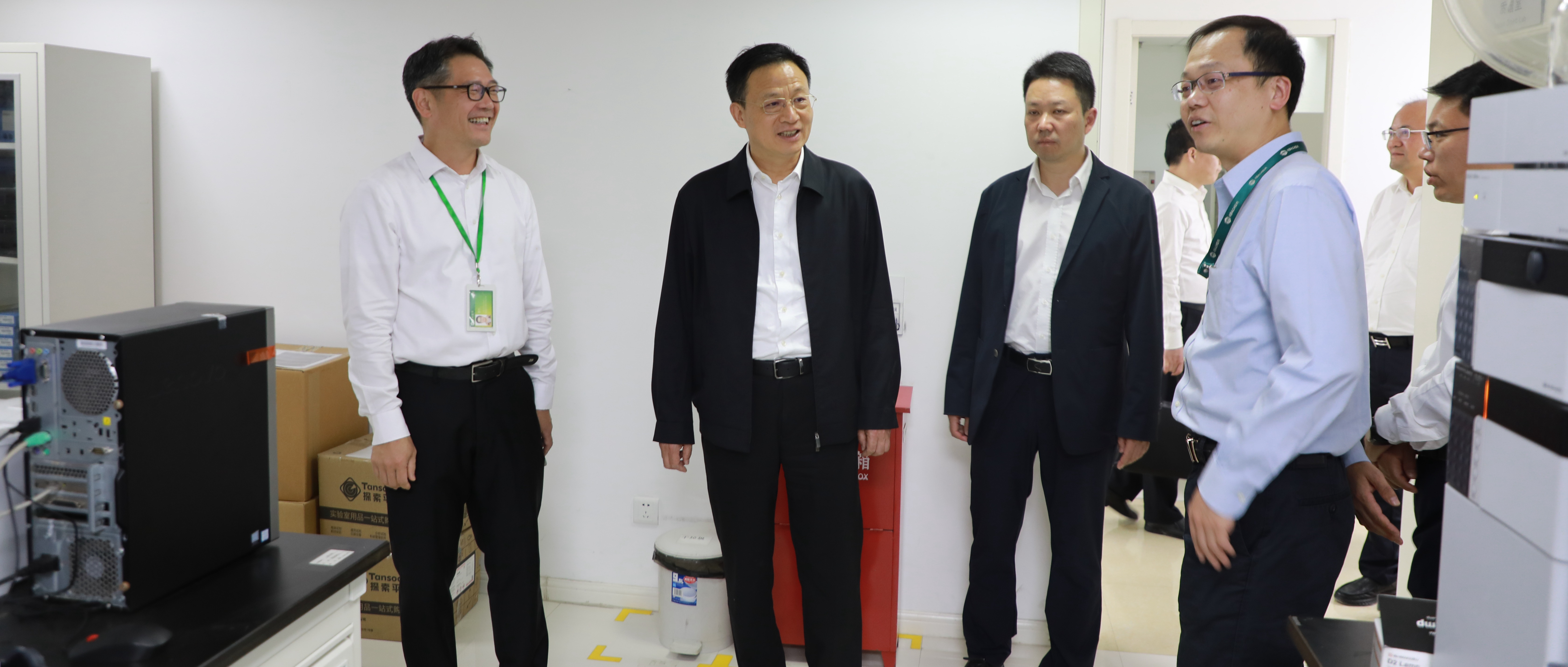 湖北省委常委，襄阳市委书记王祺扬一行莅临球信网参观调研